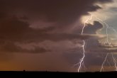 Найзағай, бұршақ: Еліміздің барлық өңірінде дауылды ескерту жарияланды
