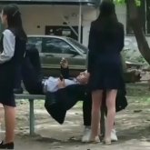 Шылым шеккен оқушы қыздар ұятқа қалды (ВИДЕО)