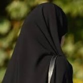 «Теледидар көру, домбыра үнін тыңдау – харам»: Әйел өзге ағымның жетегінде кеткен күйеуінен қалай құтылғанын айтты