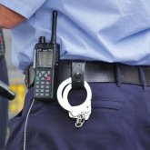 Үш полицей тергеушіні жабылып зорлаған