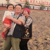 «Мұңайтты да, қатайтты»: Мақпал Жүнісова Заманбек Нұрқаділовті еске алды (ВИДЕО)