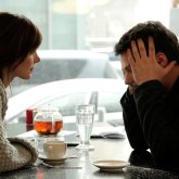 «Өкіріп жібердім»: күйеуі ақша үшін өзге еркектің құшағына кеткен әйелі жайлы айтты