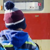 Астанада қақаған аязда кондуктор 10 жастағы баланы жол ақысын төлемегені үшін автобустан түсіріп жіберген