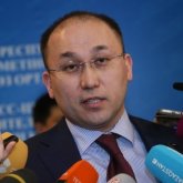 Дәурен Абаев Әбілқасымованың отставкаға кетуін талап еткендерге жауап берді