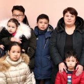 «Аты-жөнін айтпауды сұраған»: астаналық кәсіпкер көпбалалы анаға баспана сыйлады