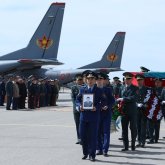 Қызылорда әуежайында тікұшақ апатынан қаза тапқандарға арналған қаралы митинг болды