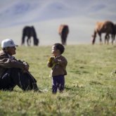 Ұл баланың басынан сипаған дұрыс па?