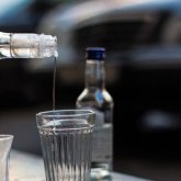 «Екі стақан арақ ішкізген»: алкогольден уланып қаза тапқан баланың өліміне күдікті ұсталды