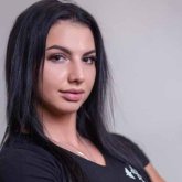 Қазақстандық қыз бір табын жылқыдан мықты (ВИДЕО)