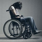 «Көршісін де танымай қалған»: ақтөбелік еріктілер мүгедек қызды өлімнен құтқарып қалды