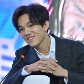 «Отбасылық жағдайы сәтті бола бермейді» — Димаш жайлы хиромант маман болжамы (ВИДЕО)