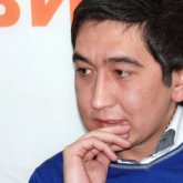 «Тупой» адамдар ренжиді»: Ринат Зайытов ән мәтінін талдап берді (ВИДЕО)