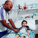 Әкесі баласының еміне жиналған ақшаны жезөкшелерге шашты