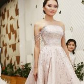 «Оны ойлап тапқан кім өзі?»: Айсәуле Бақытбек беташар кезіндегі келіндердің киіміне қарсылық білдірді