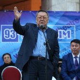 «Анау қараңғыда жүрген нашақорлар»: Есмұхан Обаев режиссерлардың кереғар әрекеттерін сынады