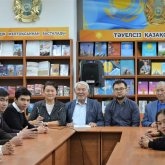 «Рухани жаңғыру»: Алматының әсем келбетін әңгімеге арқау еткен қалемгерлер оқырмандармен кездесті