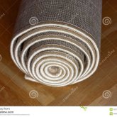 Қаскөй әйелін кілемге орап, үстінен аямай секірді