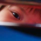 8 жастағы қыз қан жылап жүр