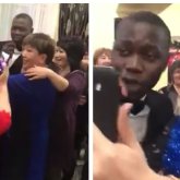 «Негрге шөлдеп жүрген қатындар»: қыз-келіншектер «түк көрмегендей» қара жігітке таласты (ВИДЕО)