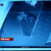 Жартылай жалаңаш атып шыққан пәтер қожайыны қарақшылардың сазайын тарттырды