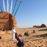 Араб сұлтандары шөл далаға құлтемірлер жұмыс жасайтын шаһар салмақ