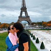 «Горилла сияқты жеп қояйын деп тұр ғой»: «МузАрт» әншісінің Париждегі сүйісі жұртқа жақпай қалды