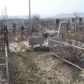 Жеңіл қаржыға дәніккендер енді бейіт қоршауларына ауыз салған