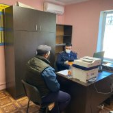 Шымкенттік тұрғын адамға шабуылдаған бұқасының кесірінен айыппұл төлейтін болды (ВИДЕО)