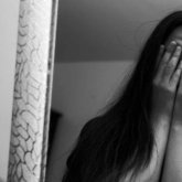 «Үлкен күмәнім бар»: үш жігіттен зорланған келіншек көмекке зәру