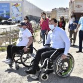 «Өзім қоларбамен жүремін»: Ақтөбе қаласының әкімі ерекше жандардың «көзімен» қаланы аралады