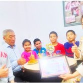 25 жасында 5 бала асырап алған Алтынай есімді ару жайлы не білеміз?