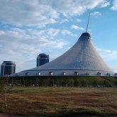 Желіде «Хан шатырдың» жанында болған жаппай төбелестің ВИДЕОсы тарап жатыр