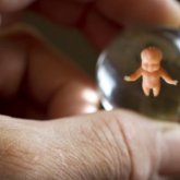 Шыңжаңда күніне 60-қа жуық адам мәжбүрлі түрде жасанды түсік жасатып жатыр