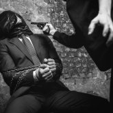 «Пара берсең шығасың, бермесең полицейлер ұрып-соғып, істемеген қылмысыңды істедің деп мойындатады» - заңгер