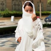 «Арабтар сендерді басып озған»: белгілі заңгер араб дәстүрімен никаб киімін киді