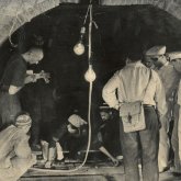 «Узархив» агенттігі алғаш рет Әмір Темірдің қабірін ашқан сәттегі суреттерін жариялады