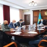 Ақтөбе облысының әкімі шошқа фермасына наразы халықты қабылдады