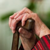 Мәжіліс депутаттары зейнет жасын 60-қа дейін төмендетуді ұсынды