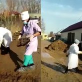 Шымкенттік дәрігерлер батпақ тазалап жүр (ФОТО)