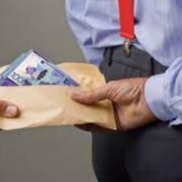 Петропавлда жүйелі түрде пара алған лауазымды тұлға ұсталды