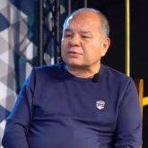 «Халтурщик әншілер»: Уәлибек Әбдірайымов фонограммамен ән айтатындарды соттау керектігін айтты (ВИДЕО)