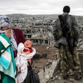 «Аштан өлмес үшін түрлі шөп қайнатып жедік» - Сириядан оралғандар