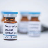 Вакцинаның екі емес, енді үшінші дозасы салынбақ