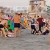 «Жабайылар»: Ақтау жағажайында жаппай төбелес болды (ВИДЕО)