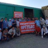 «Үйде жайбарақат қарап жата алмадық»: Мақтааралдықтар Маңғыстауға бір вагон шөп жіберді