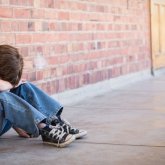 Павлодарда жасөспірім телефонда ойын ойнағаны үшін ескерту жасаған әкесін пышақтады