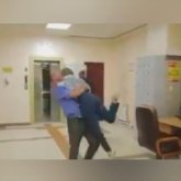 Журналисті әкімдіктен күштеп шығарған: Алматыдағы күзет мекемесі лицензиясынан айырылды