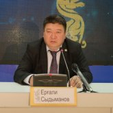 Алматы облысы санитария дәрігеріне әлдекімдер брифингте жауап беруге көмектесті (ВИДЕО)