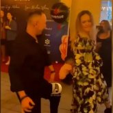 «Сахнадан қуу керек». Кәмшат Жолдыбаева ерсі биімен елді шошытты (ВИДЕО)