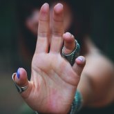 Хиромант: Алақандағы сызықтар арқылы өмірді өзгертуге болады